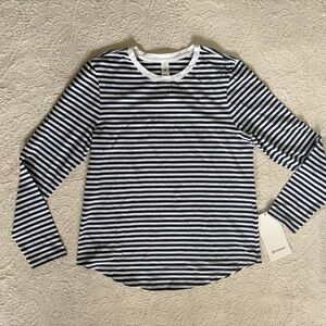 NEW with TAGS Lululemon Women’s Striped Long Sleeve Top - Navy & White - size 6
